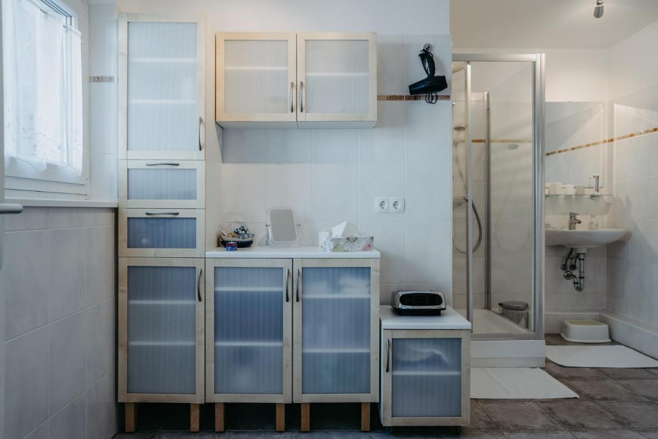 Haus Luna - Privatzimmer Im Sonnigen Suedburgenland Hackerberg ภายนอก รูปภาพ