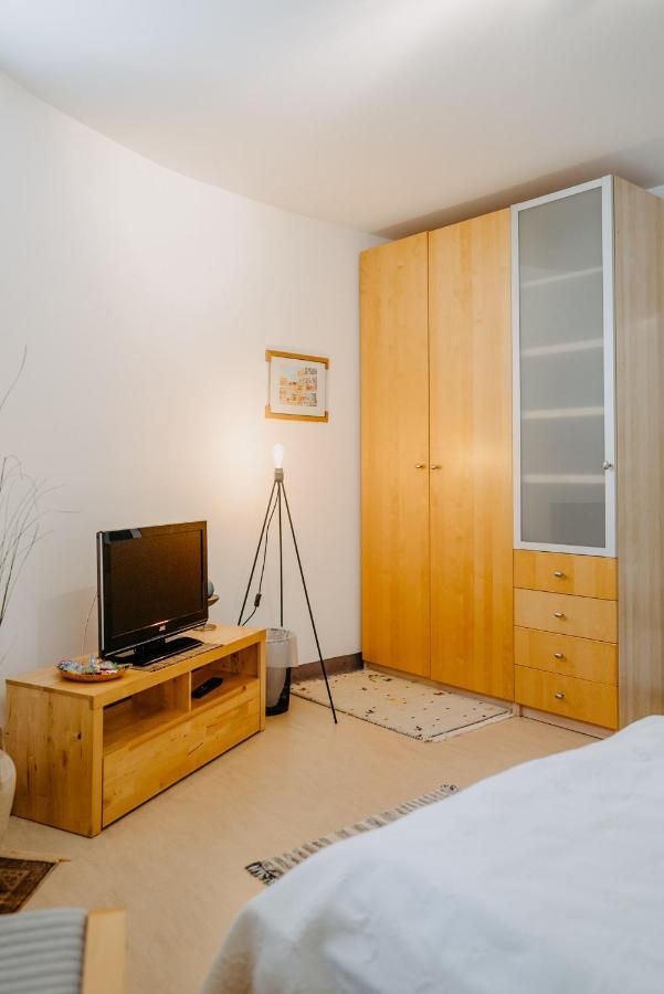 Haus Luna - Privatzimmer Im Sonnigen Suedburgenland Hackerberg ภายนอก รูปภาพ